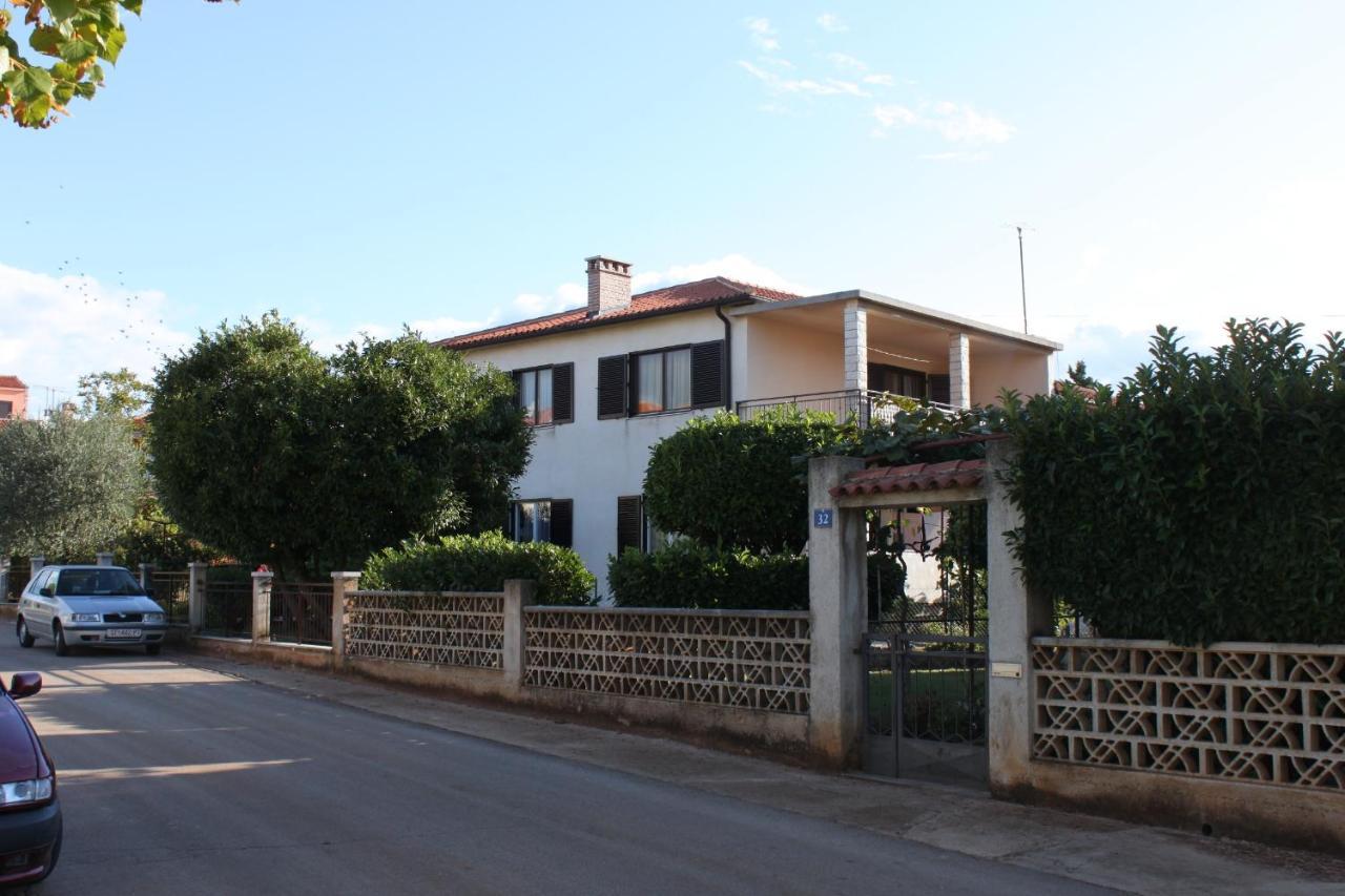 Apartments With A Parking Space Umag - 7057 Exterior photo